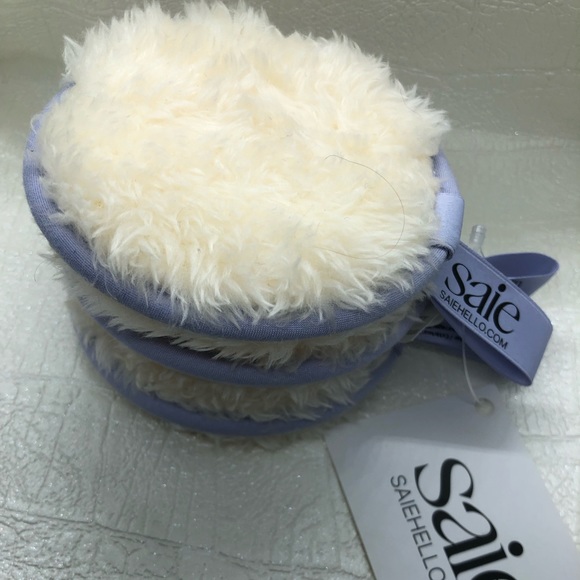 Saie Hello Reusable Beauty Rounds. - Picture 3 of 3